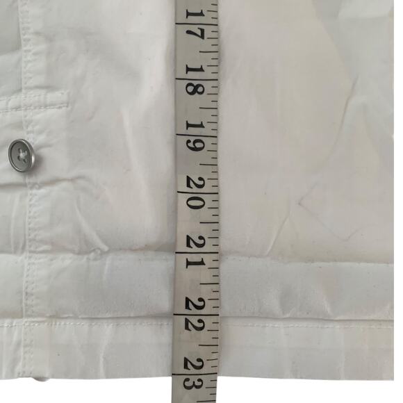 Chico's Pants NWT Size 1.5 (10) Fitigues Cargo Capri Alabaster Vacation Leisure - Picture 9 of 9